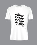 Λευκή μπλούζα με glitch σχέδιο PANIC σε επαναλαμβανόμενο μοτίβο