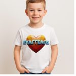 Παιδική μπλούζα Ευάγγελος με 3D καρδιά και μεταλλικά γράμματα, φορεμένη από αγοράκι